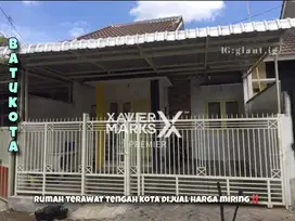 Rumah terawat tengah kota di Diponegoro Batu Harga Murah