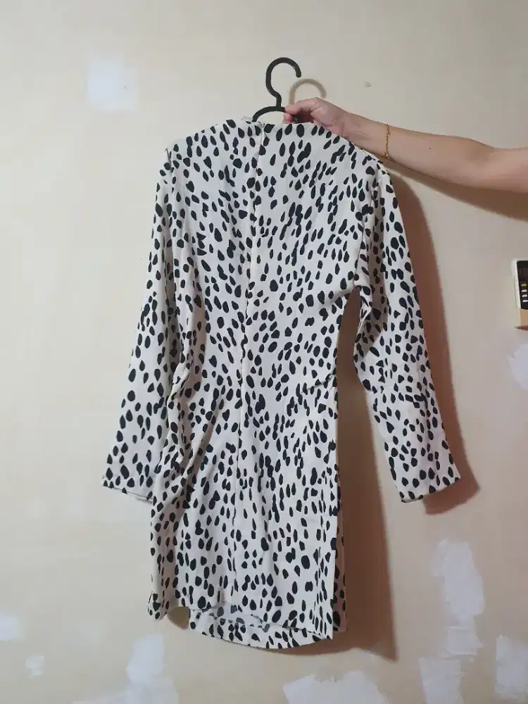 Dress totol macan, hitam putih seleting belakang