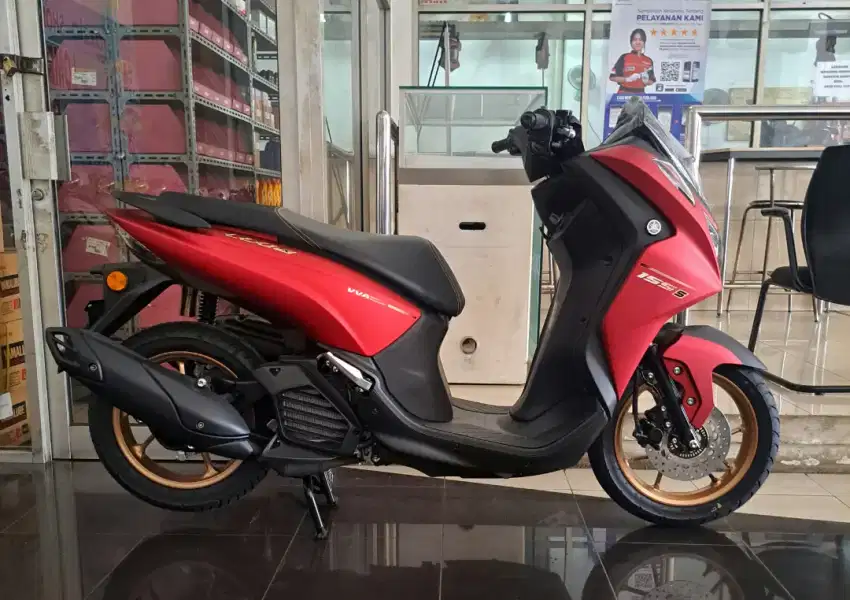 Lexy s lx keyles 155cc vva merah