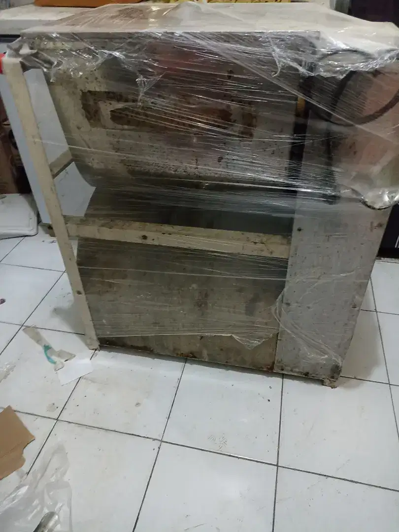 Mesin pengaduk adonan