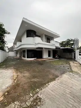 Dijual Rumah Terawat, Komersil Area, Lt. 488 m2  Harga 16 M Nego!