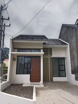 Rumah Siap Huni Hadap Jalan Umum di Ujungberung Bandung