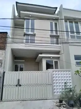 rumah baru 2lt Rungkut Surabaya 1M an