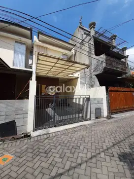 Rumah Manyar Indah Semi Furnished