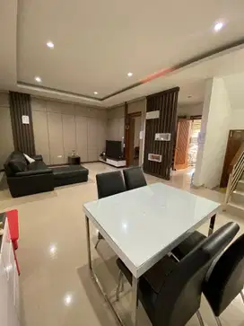 Rumah Cantik Nyaman Terawat di Sayap Setraduta