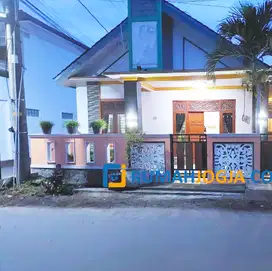rumah dan homestay pinggir jalan utama pugeran timur UPN