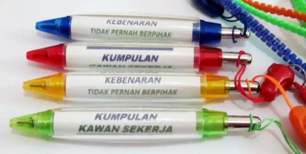 Souvenir pulpen cabe