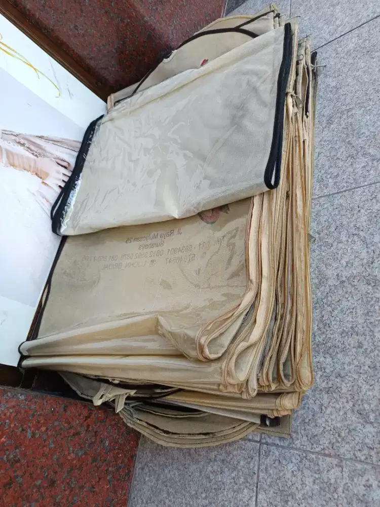 DIJUAL PLASTIK+RETSLETING BAJU PESTA