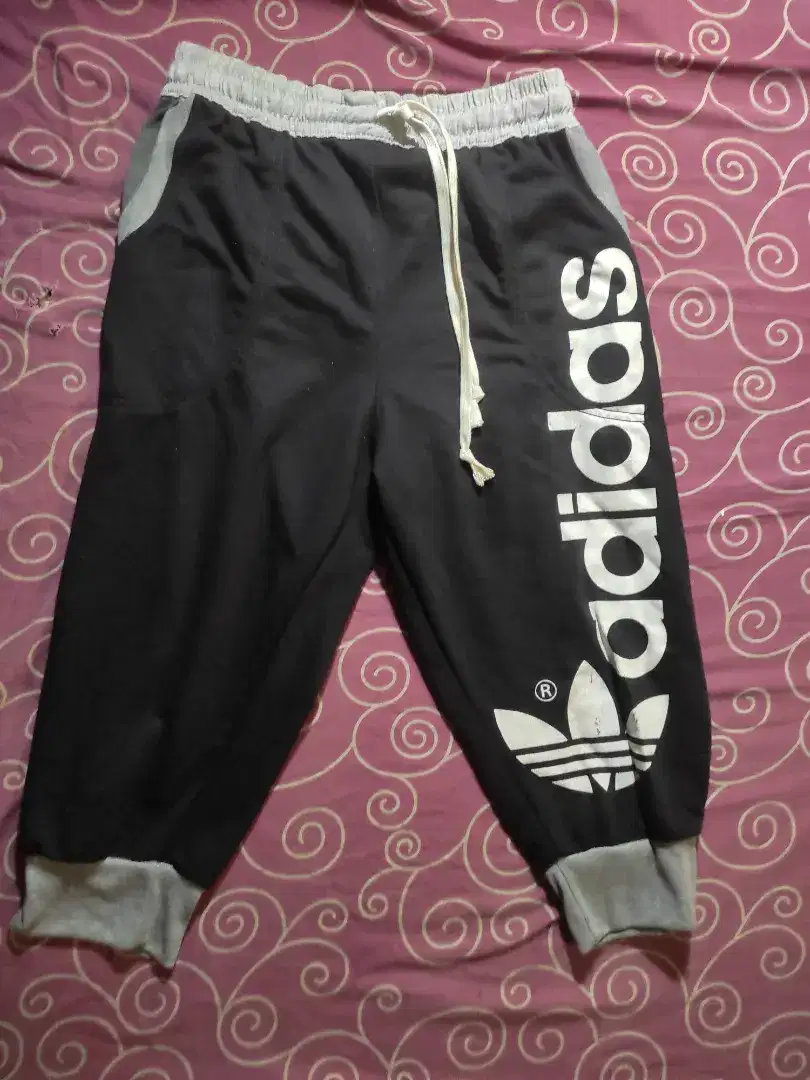 Celana jogger selutut
