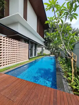 Gaharu, New, Luxurious and beautiful home with a garden and spool
