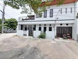 rumah mewah 2 lantai dekat Rumah Sakit Sari Asih dan pintu tol