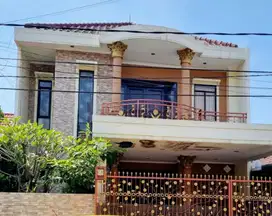 RUMAH CANTIK 2 LANTAI KAMAR 4 BONUS AC 6 UNIT DI NUSALOKA BSD TANGSEL