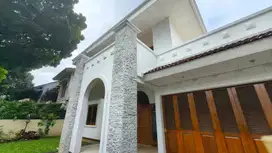 Di jual rumah tinggal di jl.duta permai pondok indah