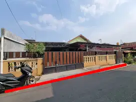 Rumah second luas bonus kos aktif pajang laweyan solo