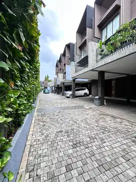 EXCLUSIVE TOWNHOUSE BANGKA KEMANG SEMIFURNISHED & MEWAH