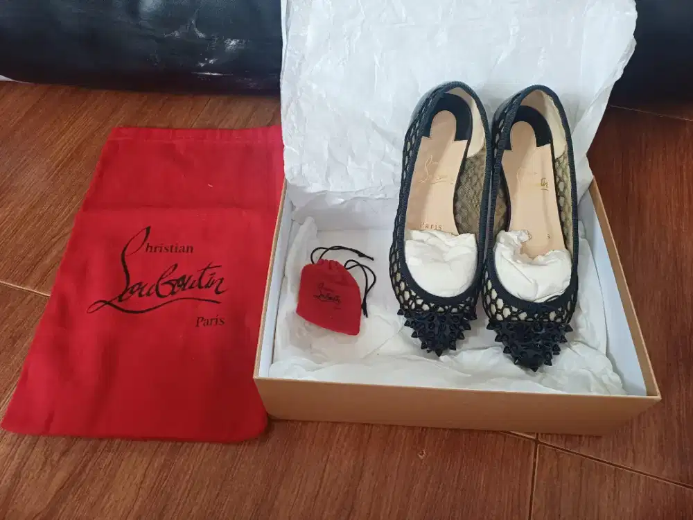 Sepatu Christian Loubutin Second