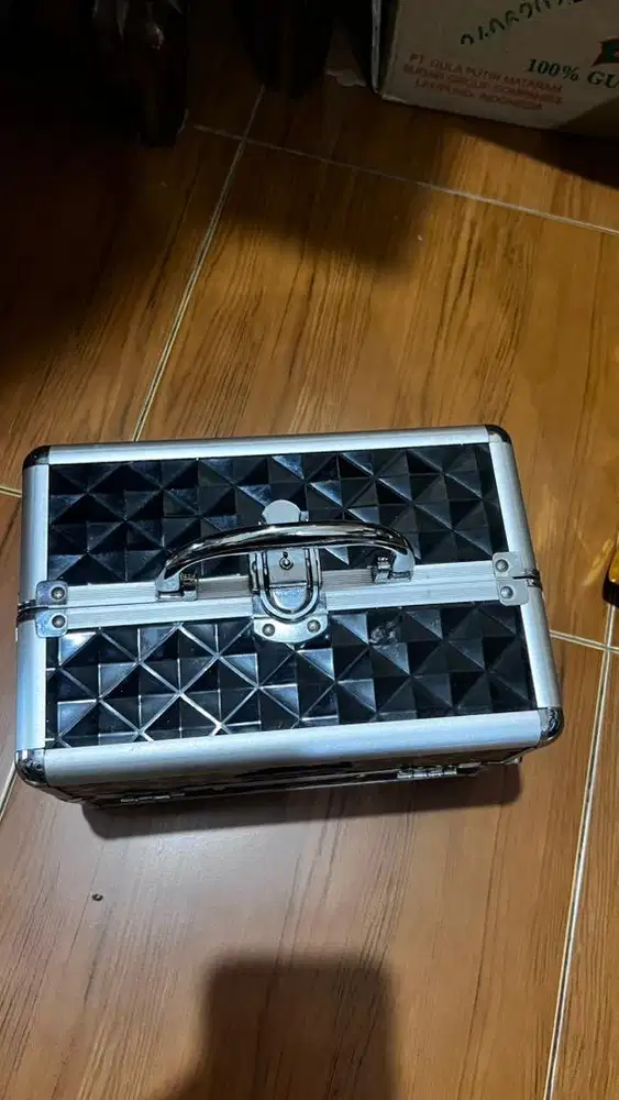 Box make up 23 cm mimoui bekas 2 pcs