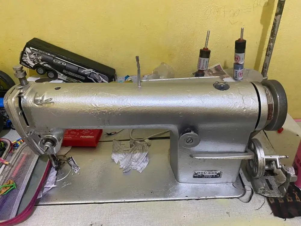 Mesin jahit industri jarum 1