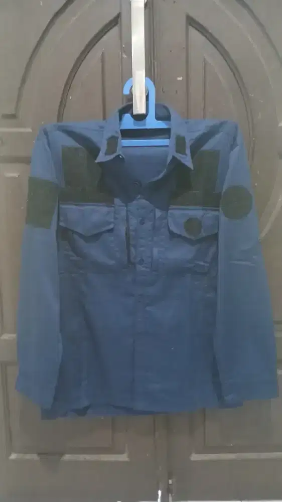 Baju atasan taktikal