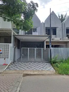 Rumah Baru, Cocok utk keluarga kecil, Timur Laut, Di Perum Griya Loka