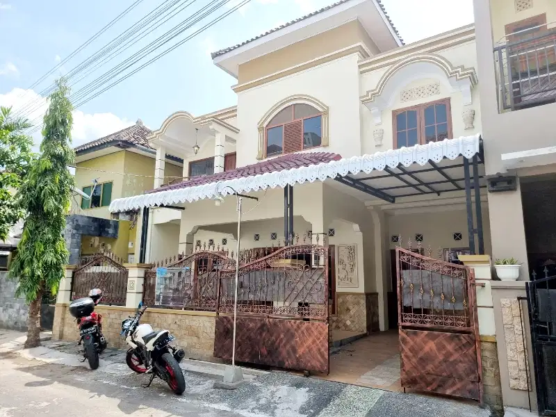 DISEWAKAN || Rumah Apik  2 Lt Nyaman Cluster One Gate