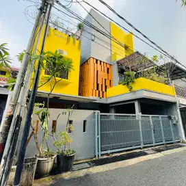 JUAL RUMAH CANTIK 3 LANTAI SIAP HUNI DI ASEM BARIS TEBET JAKSEL