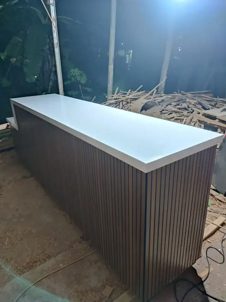 Meja barr PVC minimalis