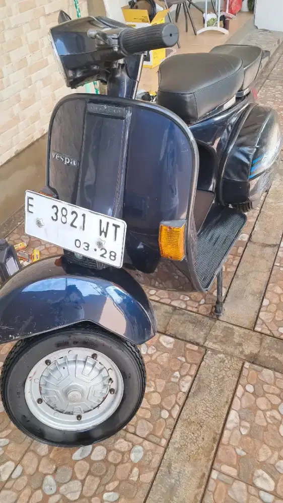 Vespa exclusive 2 th. 2000