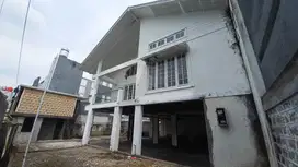murah hrg njop  rumah cocok kostel guest house atau kantor parkir luas