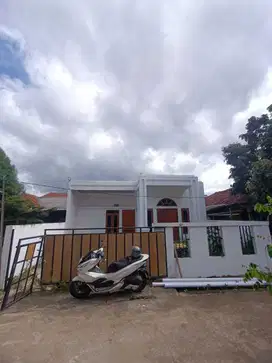 Rumah Cimanggis Depok Tanah Luas Dekat Jalan Raya 15 Menit Tol Cijago