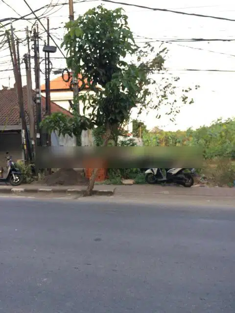 tanah langka pinggir jalan utama uluwatu jimbaran