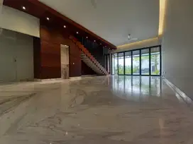 Tropical and nice house in townhouse at Cipete near to MRT