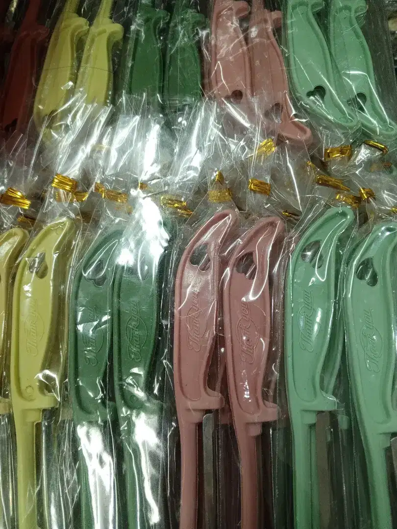 Souvenir pisau kupas
