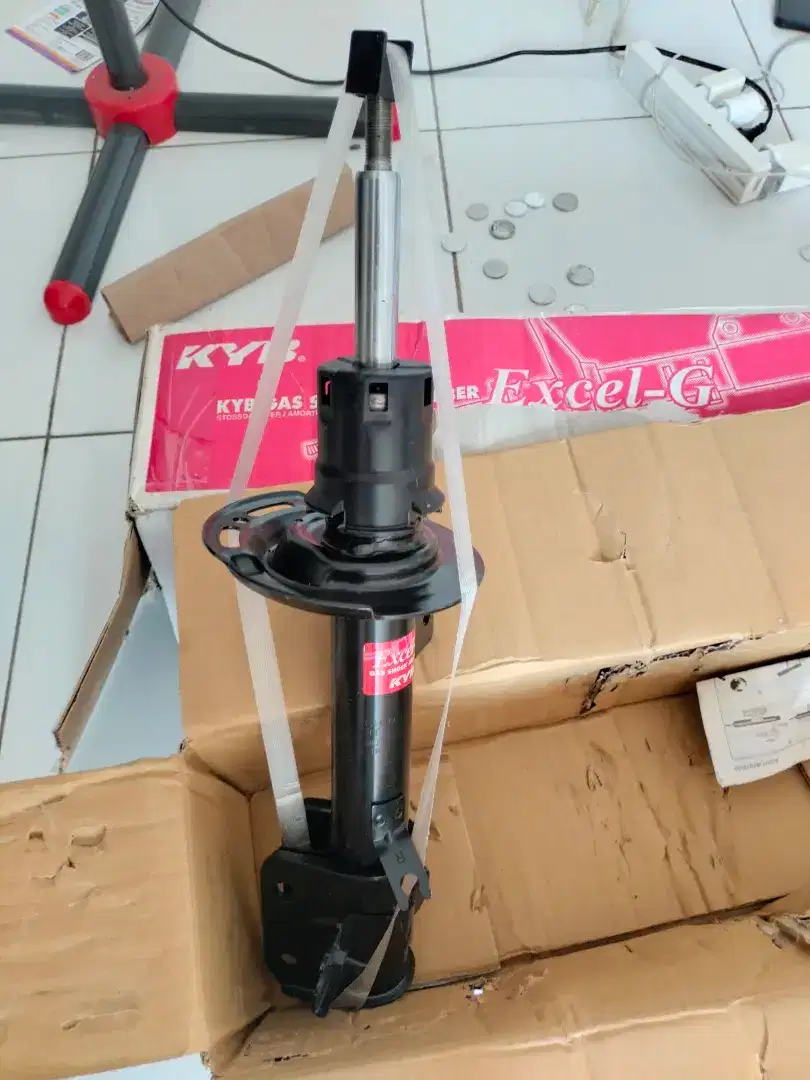 Shock breaker Depan Swift 2013 atau All New Swift. Bisa di cek
