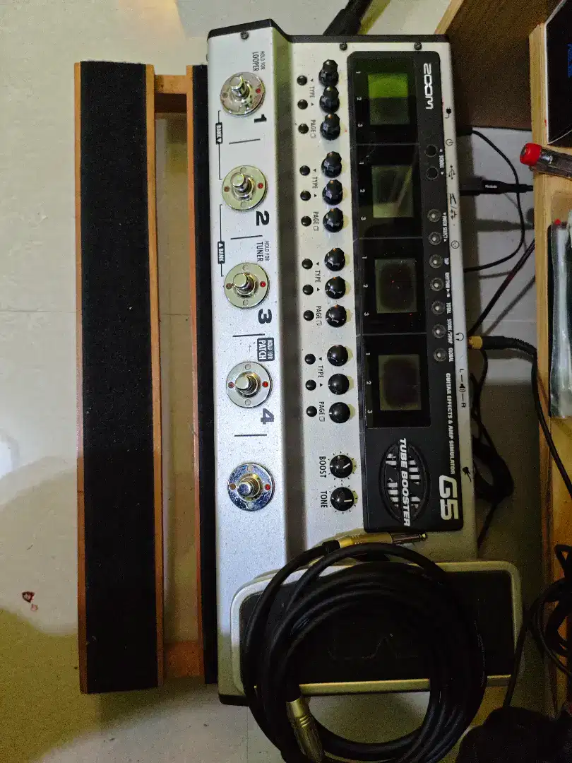 Zoom G5 guitar multieffect and Amp Simulator, multiefek gitar bass