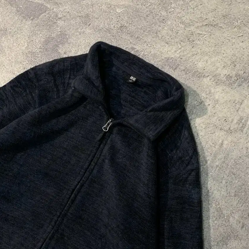 Jeket uniqlo size:L (P=69 x L=58)