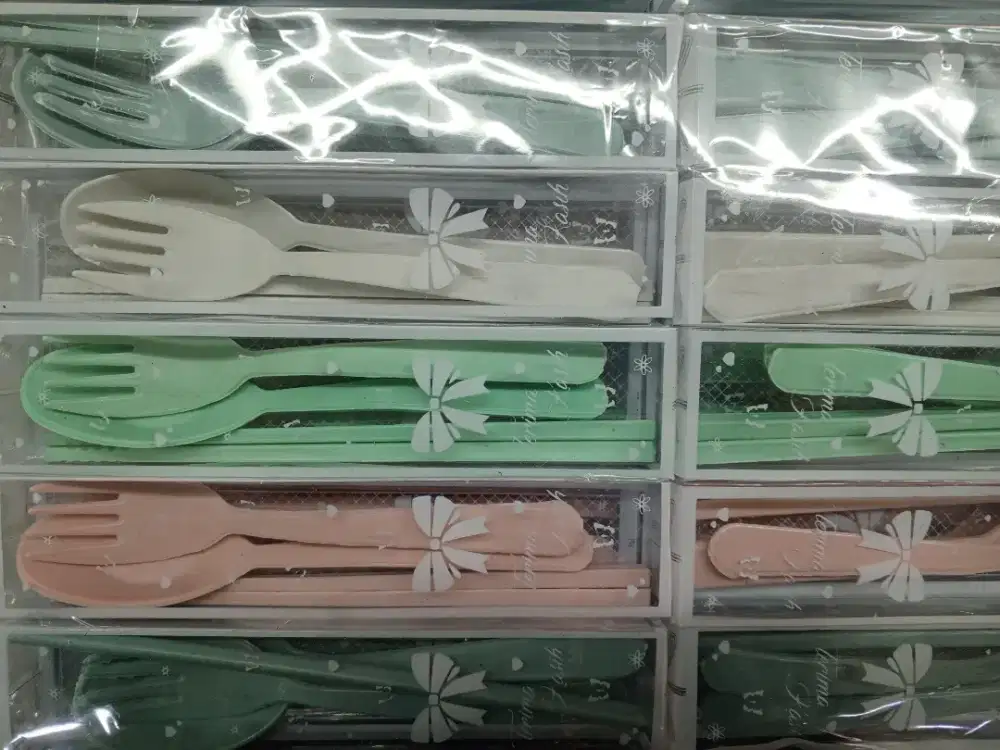 Souvenir sendok garpu sumpit