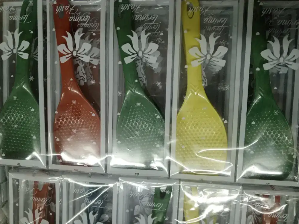 Souvenir centong kemas mika