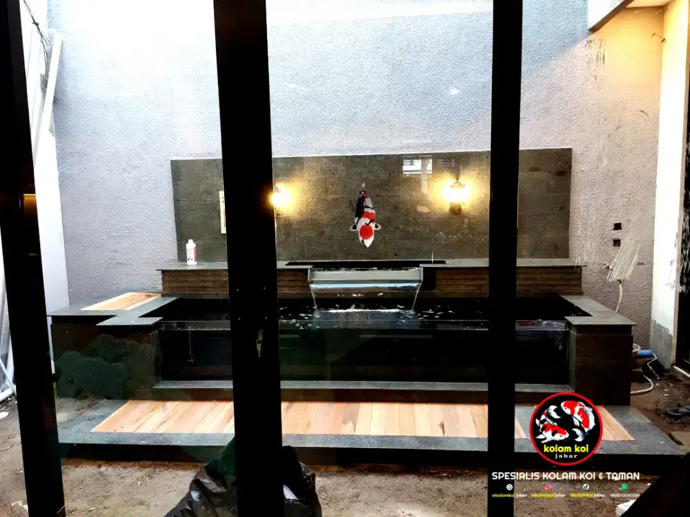 Kolam kaca minimalis