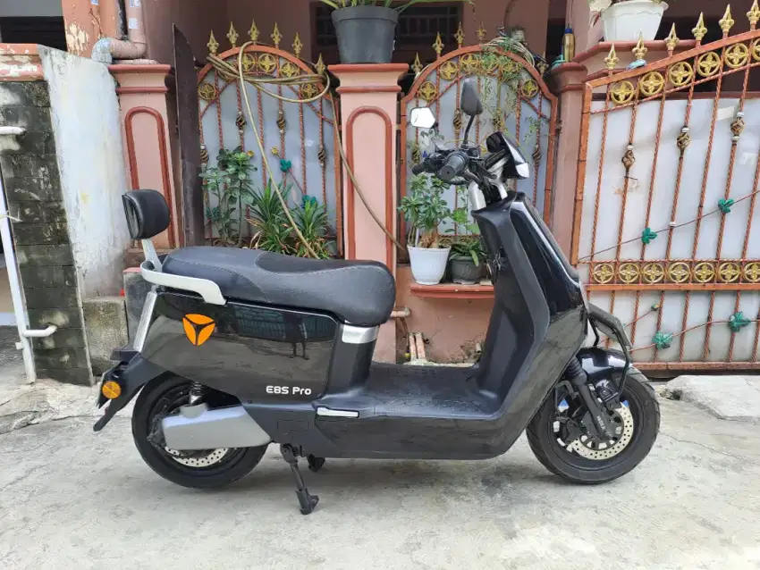 Motor listrik yadea E8S Pro
