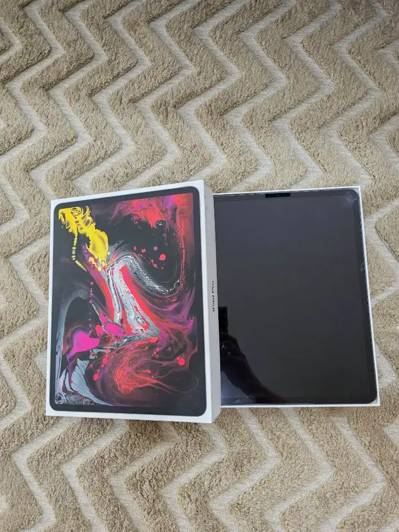 Jual Ipad pro 3rd gen 2018 cellular + wifi 256 GB free apple keyboard