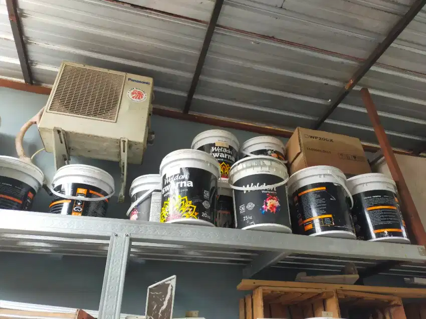 Dijual Ember atau galon bekas cat 1pail ada 100biji jual murah