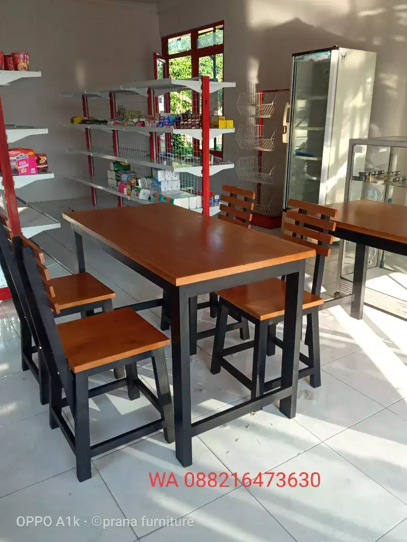 Set meja kursi cafe dan makan
