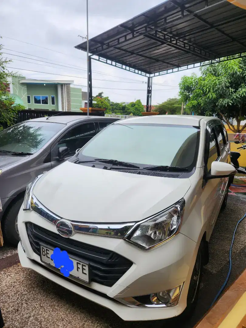 Daihatsu sigra 1.2 r manual bensin tahun 2019 warna putih