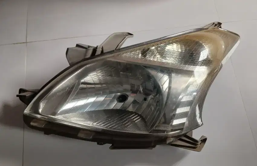 Headlamp Lampu Depan Kiri Avanza Veloz 2012