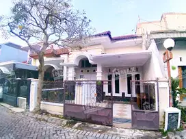 Rumah Bagus 4 kamar di Tengah Kota Batu Malang Dijual Murah (SHM)