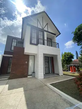 VILLA DIJUAL 2 LANTAI VIEW GUNUNG PANDERMAN DAN ARJUNA