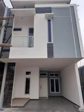 DIJUAL RUMAH BARU SIAP HUNI DEKAT PINTU TOL JATINEGARA JAKARTA TIMUR