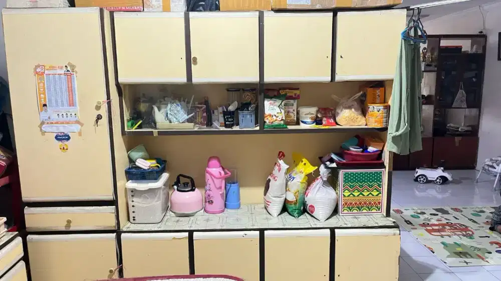 Lemari Kayu Dapur