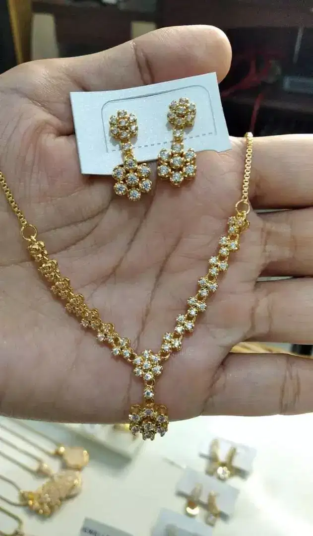 Dijual 1 set kalung dan cincin bahan vier no karat dan gatal